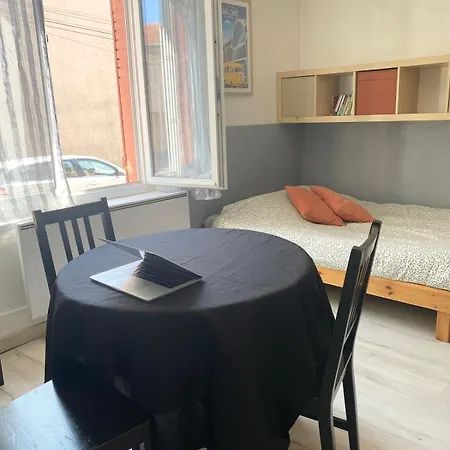 Industrie Apartment *